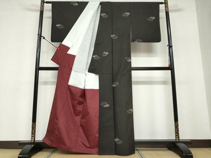 平和屋着物●本場大島紬　地空き　9マルキ　地紙重ね文　正絹　逸品　DABF1759ud