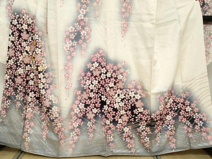 平和屋着物●豪華振袖　駒刺繍　枝垂れ桜文　金彩　銀通し地　正絹　逸品　DABF1764ud