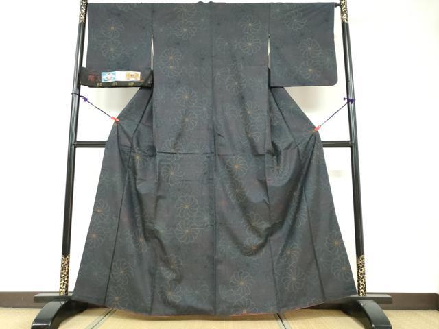 平和屋着物●本場奄美大島紬　7マルキ　古代染色純泥染　舞花文　証紙付き　恵絹織物謹製　正絹　逸品　DABF1781ud