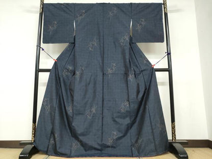平和屋着物●本場大島紬　舞蝶文　正絹　逸品　未使用　DABF1801ud