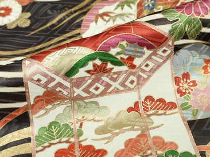 平和屋着物●豪華振袖　作家物　駒刺繍　貝桶草花文　金彩　正絹　逸品　DABF1811ud