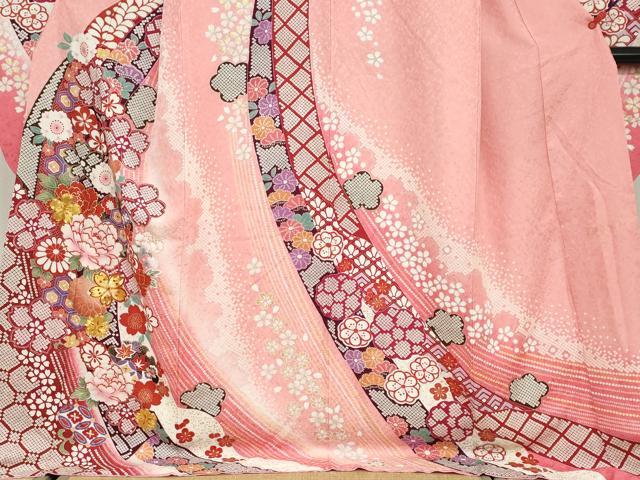 平和屋着物●豪華振袖　駒刺繍　雪輪草花文　暈し染め　金彩　銀通し地　正絹　逸品　DABF1904ud