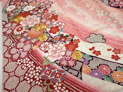 平和屋着物●豪華振袖　駒刺繍　雪輪草花文　暈し染め　金彩　銀通し地　正絹　逸品　DABF1904ud
