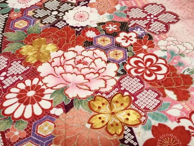 平和屋着物●豪華振袖　駒刺繍　雪輪草花文　暈し染め　金彩　銀通し地　正絹　逸品　DABF1904ud