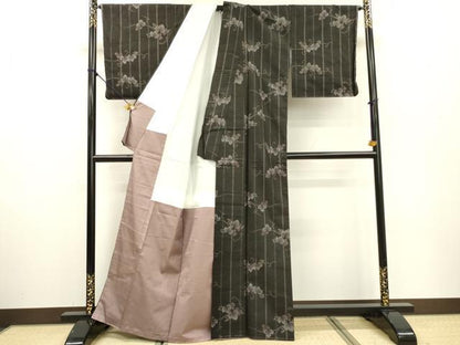 平和屋着物●本場大島紬　古代染色純泥染　9マルキ　蔦の葉唐草間道　牧絹織物謹製　証紙付き　正絹　逸品　未使用　DABF2268fe