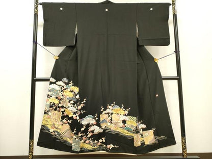平和屋着物▼豪華黒留袖　作家物　駒刺繍　地紙枝花松文　金彩　正絹　逸品　DABF2882fe