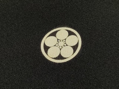 平和屋着物▼豪華黒留袖　作家物　駒刺繍　地紙枝花松文　金彩　正絹　逸品　DABF2882fe