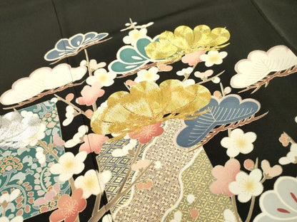 平和屋着物▼豪華黒留袖　作家物　駒刺繍　地紙枝花松文　金彩　正絹　逸品　DABF2882fe