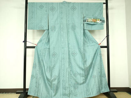 平和屋着物●中国三大刺繍　スワトウ刺繍　汕頭刺繍　総刺繍　本場大島紬　花間道　上村絹織物謹製　証紙付き　正絹　逸品　DABF3197op