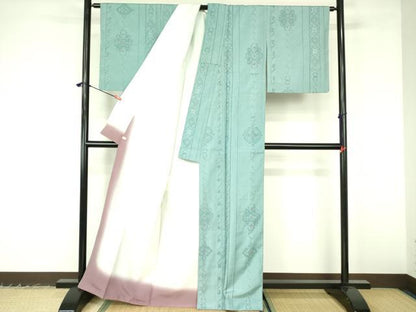 平和屋着物●中国三大刺繍　スワトウ刺繍　汕頭刺繍　総刺繍　本場大島紬　花間道　上村絹織物謹製　証紙付き　正絹　逸品　DABF3197op