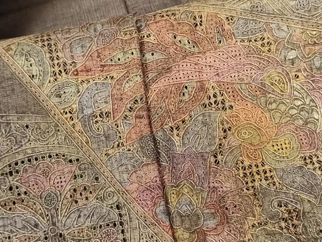 平和屋着物●中国三大刺繍　スワトウ刺繍　汕頭刺繍　総刺繍　訪問着　紬地　幾何学鳳凰花文　正絹　逸品　DABF3687op