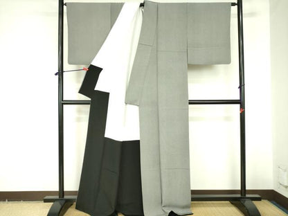 平和屋着物●江戸小紋　彫士：住田双光　染士：西宮伊智郎　万筋　蝋色×白練色　正絹　逸品　DABF3716op