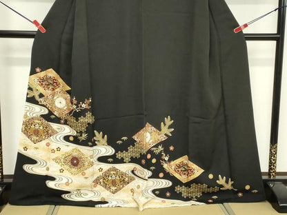 平和屋着物■豪華黒留袖 駒刺繍 流水花菱文 金彩 三越扱い 正絹 逸品 DABF4483cd