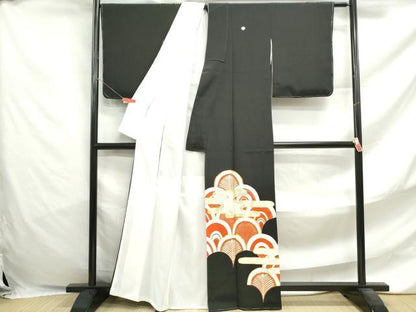 平和屋着物■豪華黒留袖　駒刺繍　エ霞青海波文　金彩　正絹　逸品　DABF4714qa