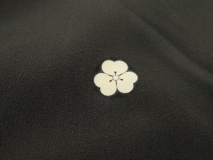 平和屋着物■豪華黒留袖　駒刺繍　扇面花文　金彩　正絹　逸品　DABF4971qa