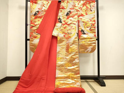 平和屋本店●色打掛　お引きずり　和装　婚礼　結婚式　花嫁　神社挙式　唐織　立波飛鶴梅松文　金銀糸　逸品　DABF5802du