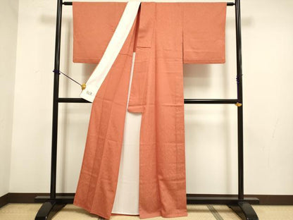 平和屋着物▽洗える最高級着物　＜英＞はなぶさ謹製　色無地　単衣　花唐草地紋　鉛丹色　洗える着物　DABF5945du