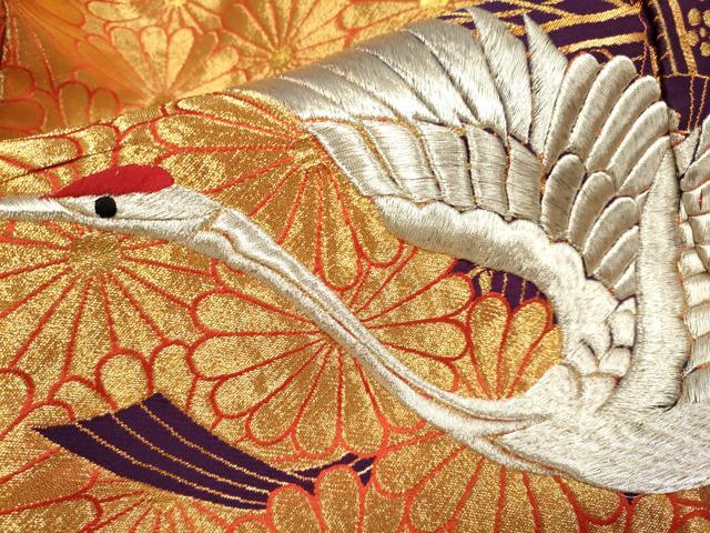 平和屋本店●色打掛　お引きずり　結婚式　和装　婚礼　神社挙式　花嫁　総刺繍　金銀糸　御所車飛鶴花文　逸品　DABF5990du