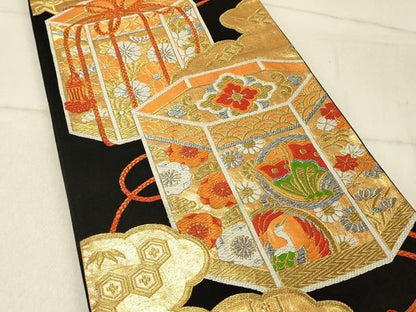 平和屋着物◎六通柄袋帯　唐織　貝桶舞蝶花文　黒地　金銀糸　正絹　逸品　DABF6989qp