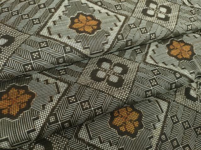 平和屋着物●本場大島紬　龍郷絣　花菱文　正絹　逸品　DABF7210ps