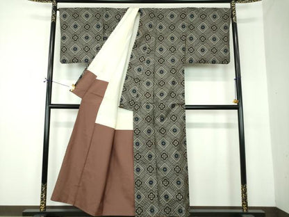 平和屋着物●本場大島紬　龍郷絣　花菱文　正絹　逸品　DABF7211ps