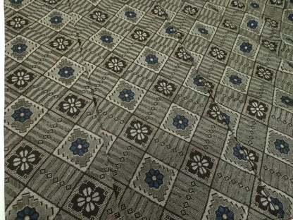 平和屋着物●本場大島紬　龍郷絣　花菱文　正絹　逸品　DABF7211ps