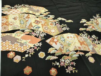 平和屋着物●豪華黒留袖　作家物　駒刺繍　地紙吉祥花文　金彩　正絹　逸品　DABF7217ps
