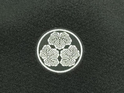 平和屋着物●豪華黒留袖　作家物　駒刺繍　地紙吉祥花文　金彩　正絹　逸品　DABF7217ps