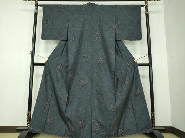 平和屋着物●本場大島紬　9マルキ　古代染色純泥染　狩猟花文　宮脇兼太郎商店謹製　証紙付き　正絹　逸品　未使用　DABF7513ps