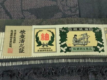 平和屋着物●結城紬　100亀甲　飛び亀甲柄　源氏車　証紙付き　正絹　逸品　DABF7521ps