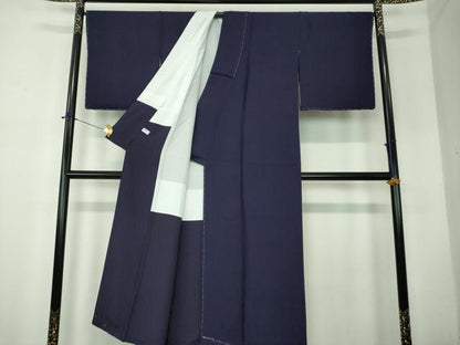 平和屋着物●藍造り国選定無形文化財　藍師・佐藤昭人　色無地　紋意匠　濃藍色　正絹　逸品　未使用　DABF7767ps