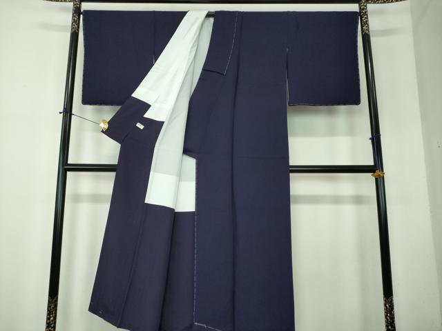 平和屋着物●藍造り国選定無形文化財　藍師・佐藤昭人　色無地　紋意匠　濃藍色　正絹　逸品　未使用　DABF7767ps