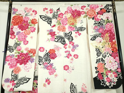 平和屋着物●豪華振袖　刺繍　舞蝶花文　金彩　銀通し地　正絹　逸品　DABF7815ps