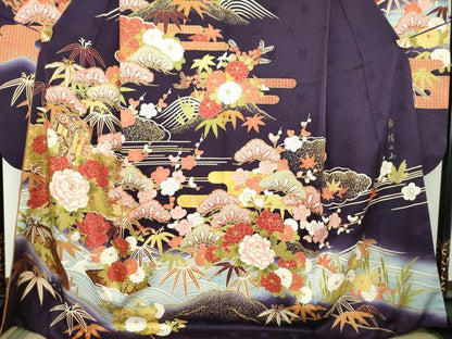 平和屋着物●極上 ブライダルファッションデザイナー・桂由美 振袖 駒刺繍 松竹梅 御所車籬花文 暈し染め 金彩 正絹 逸品 DABF7816ps