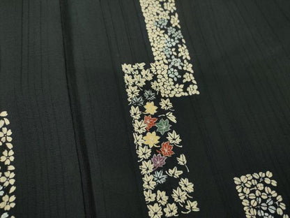 平和屋着物●訪問着　刺繍　桜楓　黒地　銀彩　正絹　逸品　DABF7857ps