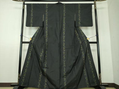 平和屋着物●本場大島紬　7マルキ　葡萄蔦の葉文　正絹　逸品　DABF7878ps