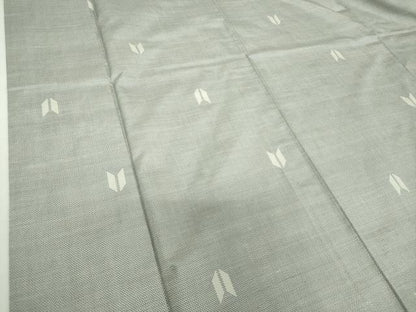 平和屋着物●本場大島紬　白大島　7マルキ　総絣　矢羽根　正絹　逸品　DABF7883ps