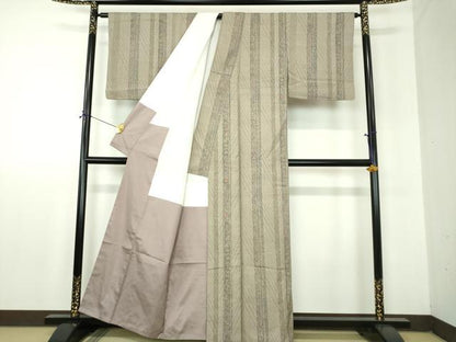 平和屋着物●結城紬　100亀甲　舞蝶花鳥間道　正絹　逸品　DABF7891ps