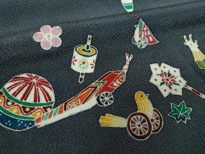 平和屋着物●日本工芸会正会員　東京手描友禅作家　生駒暉夫　訪問着　玩具文様　鬼しぼ縮緬　正絹　逸品　DABF7924ps