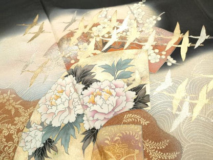 平和屋着物■豪華黒留袖　作家物　群れ鶴地紙花文　暈し染め　金銀彩　正絹　逸品　DABF9111qa