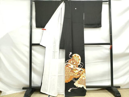 平和屋着物■豪華黒留袖　駒刺繍　片輪車枝松文　金彩　正絹　逸品　DABF9149qa