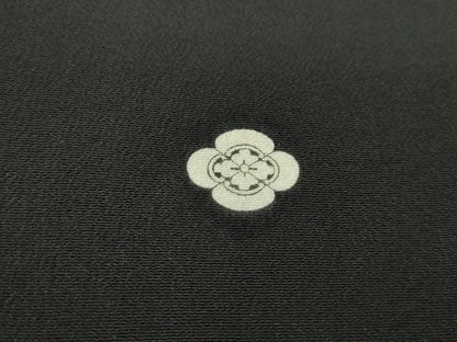 平和屋着物■豪華黒留袖　駒刺繍　向かい鶴菱文　金彩　正絹　逸品　DABF9177qa