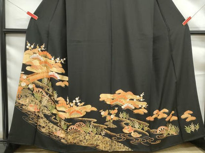 平和屋着物■豪華黒留袖　駒刺繍　渡橋鴛鴦花松文　金彩　正絹　逸品　DABF9262qa