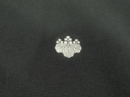 平和屋着物■豪華黒留袖　総刺繍　花文箱文　金糸　正絹　逸品　DABF9275qa