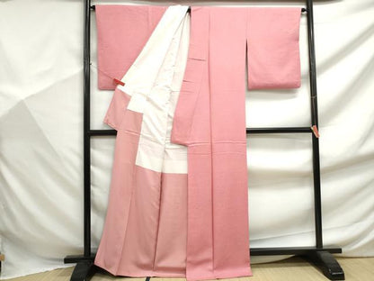 平和屋着物■日展作家　山本唯与志監修　色無地　霞地紋　甚三紅色　正絹　逸品　DABF9419qa