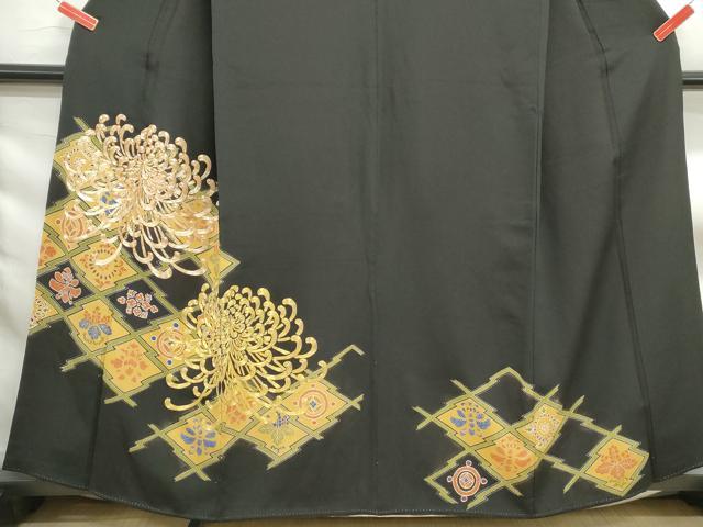 平和屋着物■豪華黒留袖　駒刺繍　松皮菱乱菊文　金彩　正絹　逸品　DABF9447qa