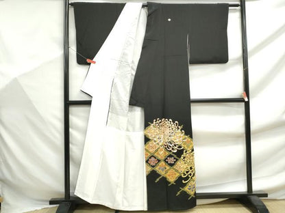 平和屋着物■豪華黒留袖　駒刺繍　松皮菱乱菊文　金彩　正絹　逸品　DABF9447qa