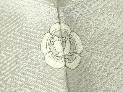 平和屋着物▽上質な色無地　単衣　紗綾型地紋　白鼠色　正絹　逸品　DABG0038az