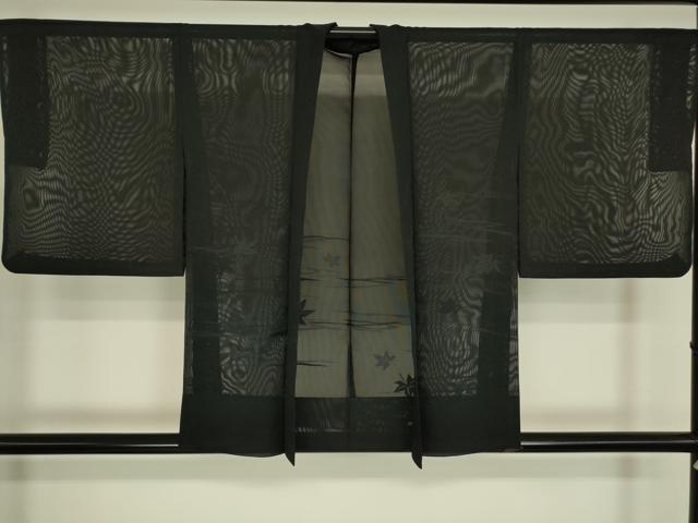 平和屋着物▽羽織　スリーシーズン　春夏秋　塵除け　霞楓文　黒地　正絹　逸品DABG0438az