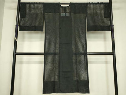 平和屋着物▽道行コート　スリーシーズン　春夏秋　塵除け　二重紗　縞　黒色　ロング丈　正絹　逸品　DABG0676az